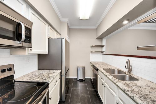 554-554 Wilcrest Dr, Houston, TX, 77042-1076 | Card Image