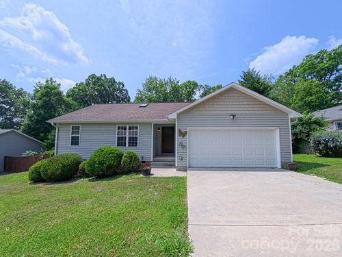101 Tail Feather Ln, Candler, NC, 28715-9092 | Card Image