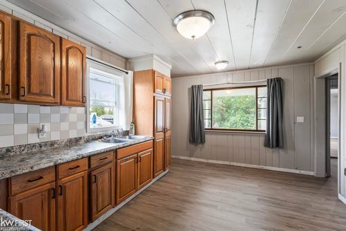 9417 State Rd, Otisville, MI, 48463-9458 | Card Image