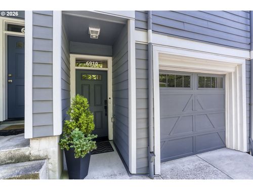6910 N Charleston Ave, Portland, OR, 97203-5367 | Card Image