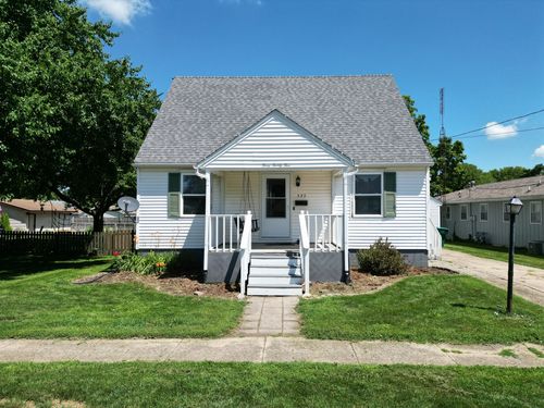 325 W 2nd St, El Paso, IL, 61738-1024 | Card Image