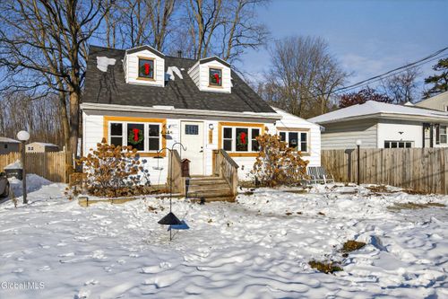 173 Ward Ave, Schenectady, NY, 12304-1424 | Card Image