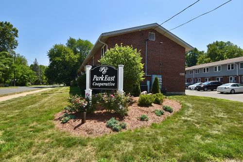 12-12 Manor Ct, Springfield, MA, 01118-2447 | Card Image