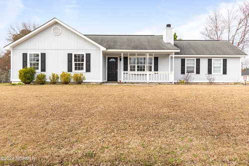 305 Foxridge Ln, Hubert, NC, 28539-4533 | Card Image