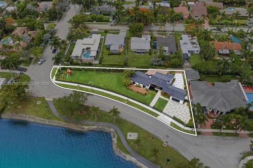 1204 S Northlake Dr, Hollywood, FL, 33019-1029 | Card Image