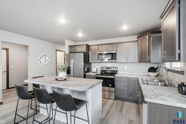 1600 N Tina Dr, House other with 3 bedrooms, 2 bathrooms and null parking in Sioux Falls SD | Image 16