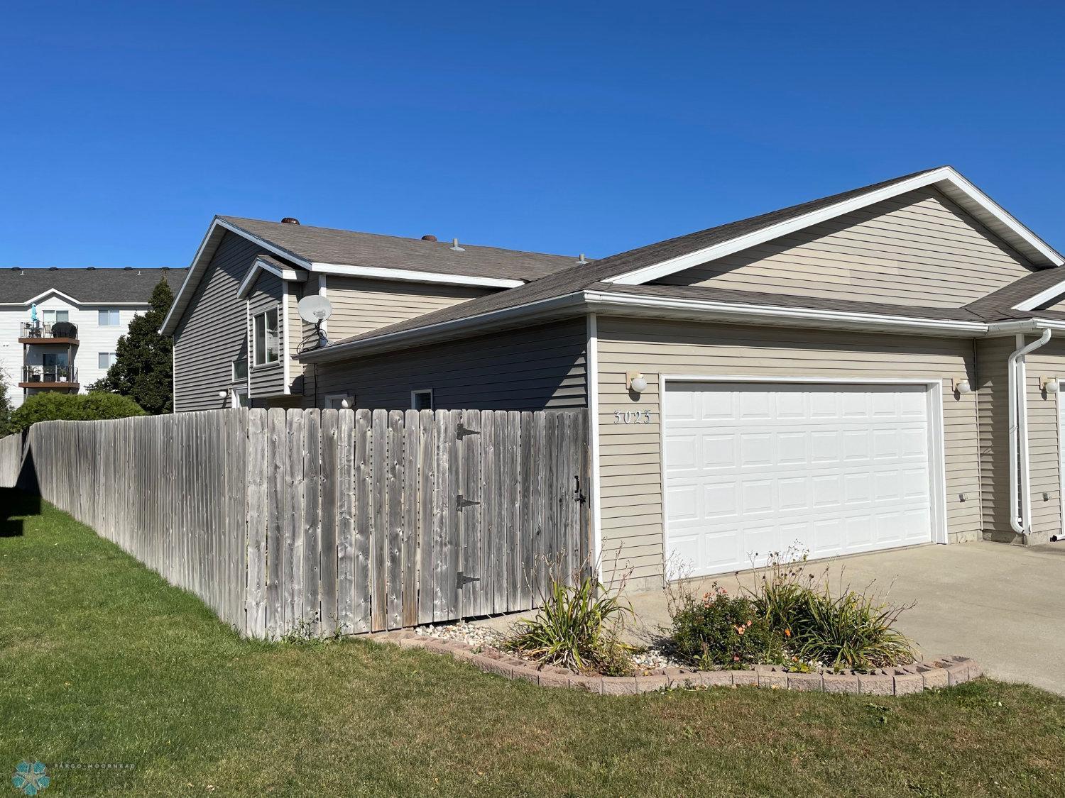 Dakota Park Cir, Fargo, ND 58104