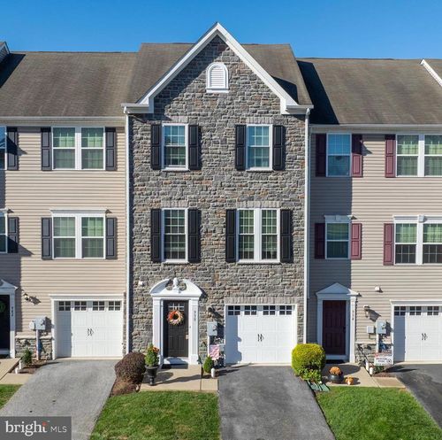 938 Stonehaven Way, YORK, PA, 17403-9032 | Card Image