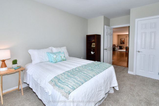 7 Village Cres, Condo with 3 bedrooms, 3 bathrooms and 1 parking in Peterborough ON | Image 16