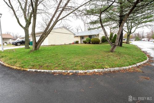 264-B Crosse Dr, Monroe, NJ, 08831-5824 | Card Image