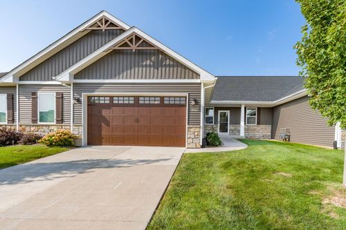 3044 Mary Leigh Dr, Bettendorf, IA, 52722-1310 | Card Image