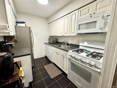 49-49 Pointe Cir S, Coram, NY, 11727-1528 | Card Image