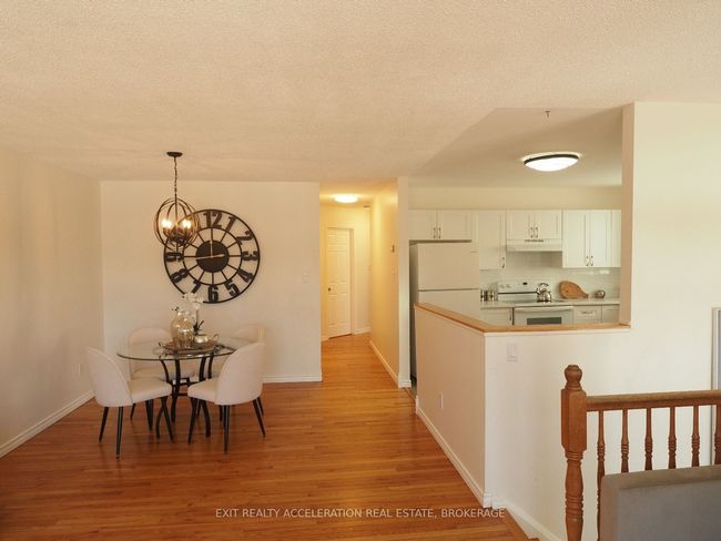 1302 Brackenwood Cres, House attached with 4 bedrooms, 2 bathrooms and 1 parking in Kingston ON | Image 5