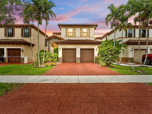 572 Se 34th Ter, Homestead, FL, 33033-7467 | Card Image