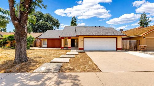 1812 Dorset Lane, Modesto, CA, 95355 | Card Image