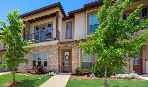 3033 Solana Cir, Denton, TX, 76207-1466 | Card Image