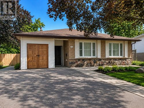 35 Davies Cres, Barrie, ON, L4M2M4 | Card Image