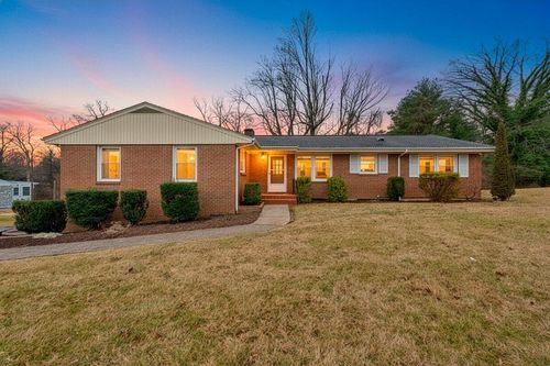 2147 Bridle Ln, Roanoke, VA, 24018-2217 | Card Image