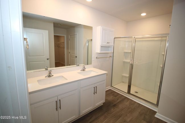 Master Bath | Image 10