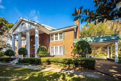 8000 Austin Rd, Lake Cormorant, MS, 38641-9451 | Card Image