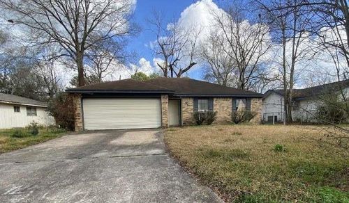 95 Briggs St, Beaumont, TX, 77707-2326 | Card Image
