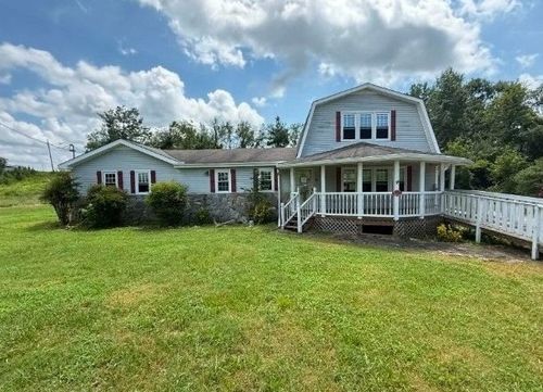 565 Brattontown Cir, LaFayette, TN, 37083-2628 | Card Image