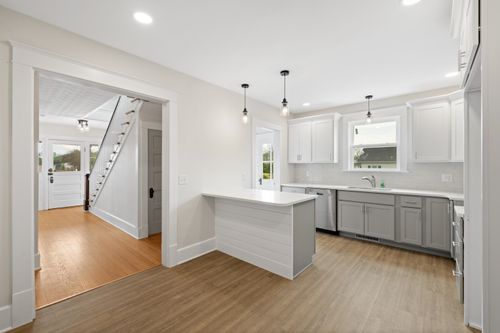 630 Battlefield Rd, FORT DEFIANCE, VA, 24437-2123 | Card Image