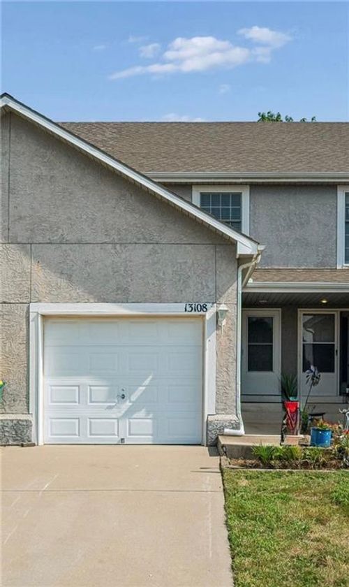 13108 Washington Ct, Kansas City, KS, 66109-5320 | Card Image