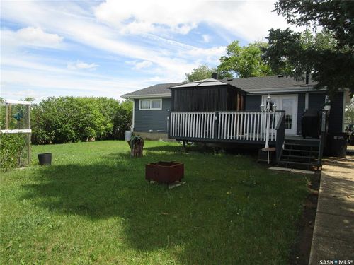 100 Bell Rd, Assiniboia, SK, S0H0B0 | Card Image