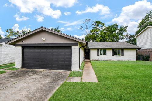 16510 Blackhawk Blvd, Friendswood, TX, 77546-3123 | Card Image