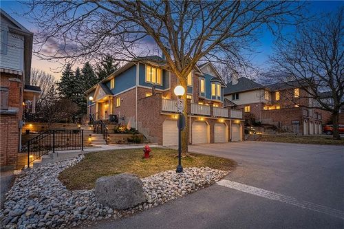 11-941 Gordon St, Guelph, ON, N1G4R9 | Card Image