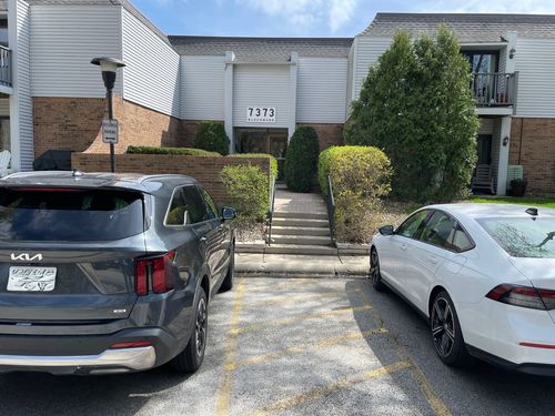 apt-104-7373 Blackburn Ave, Downers Grove, IL, 60516-4121 | Card Image