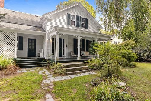 91 Old North Rd, Kingston, RI, 02881-1414 | Card Image