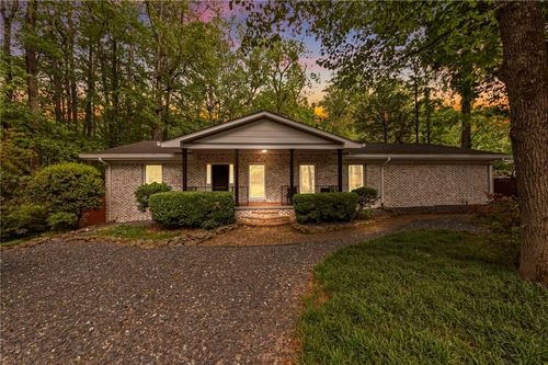 3961 Cloudland Dr Se, Smyrna, GA, 30082-3215 | Card Image