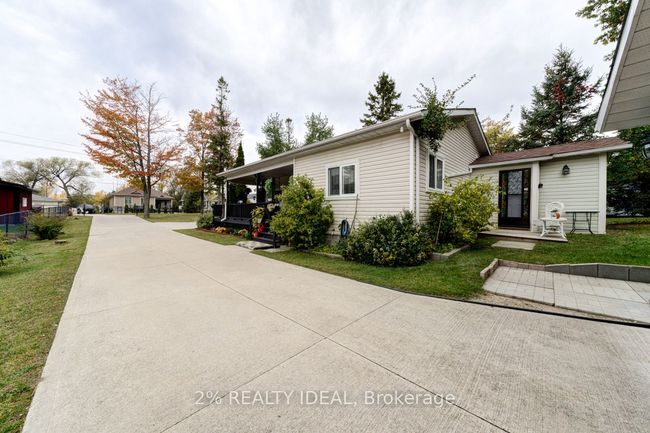141 River Rd E, House other with 2 bedrooms, 2 bathrooms and 7 parking in Wasaga Beach ON | Image 31