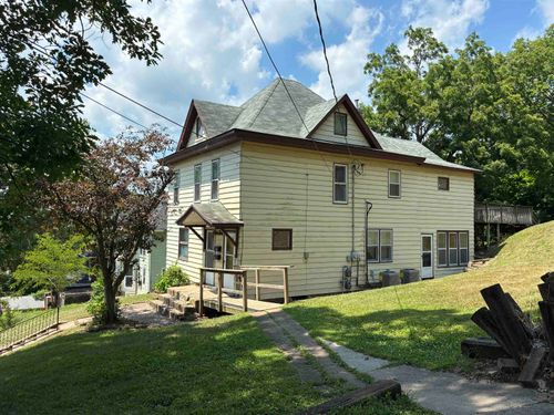 24 Mulberry St, Savanna, IL, 61074-1956 | Card Image