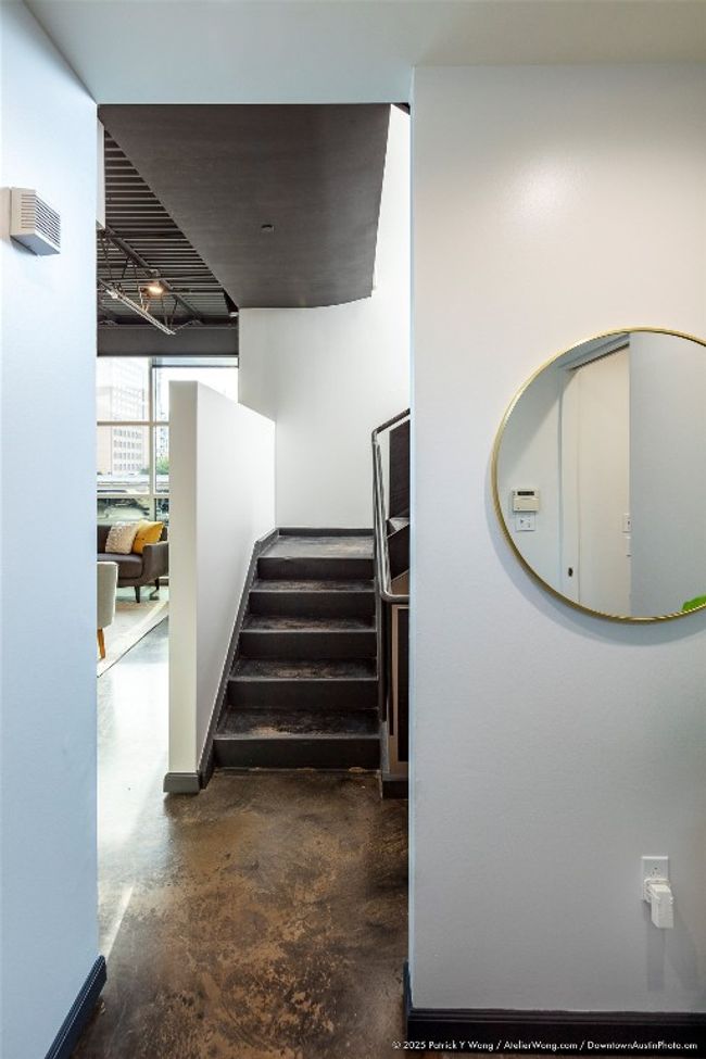 Main Level Entry | Image 7