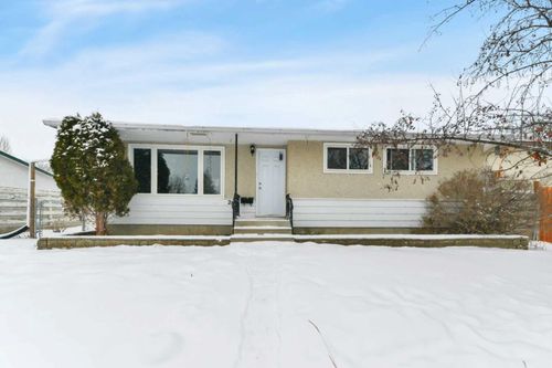 {{alt}} | Card Image