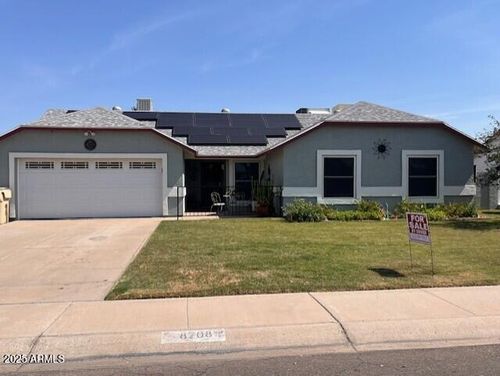 8708 W Golden Ln, Peoria, AZ, 85345-7880 | Card Image