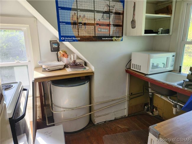 Upstairs galley/breakroom | Image 31