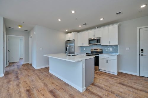 apt-107-510 Willard St, Quincy, MA, 02169-6205 | Card Image