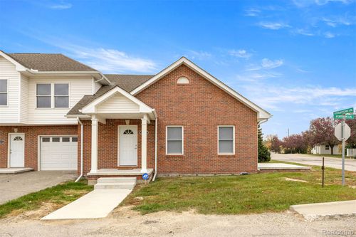 28202 Fortson Ln, Inkster, MI, 48141-2593 | Card Image