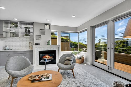 1-1202 Lakeview Blvd E, Seattle, WA, 98102-4336 | Card Image