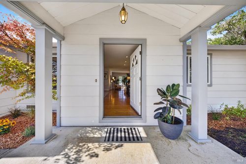 55 La Costa Ct, Novato, CA, 94947-3717 | Card Image