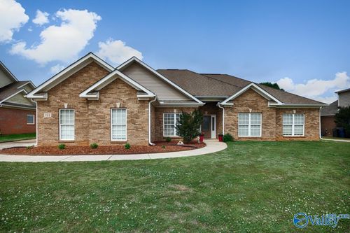 122 Meadow Ridge Dr, Hazel Green, AL, 35750-9800 | Card Image
