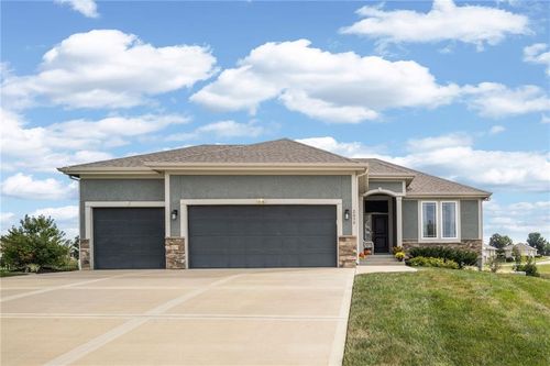 2059 Foxtail Pt, Kearney, MO, 64060-8293 | Card Image