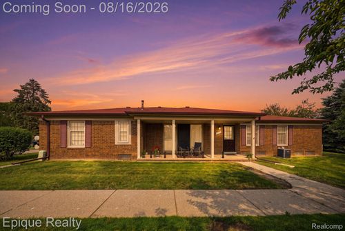 15031 Pilgrim Ct, Shelby Township, MI, 48315-4456 | Card Image