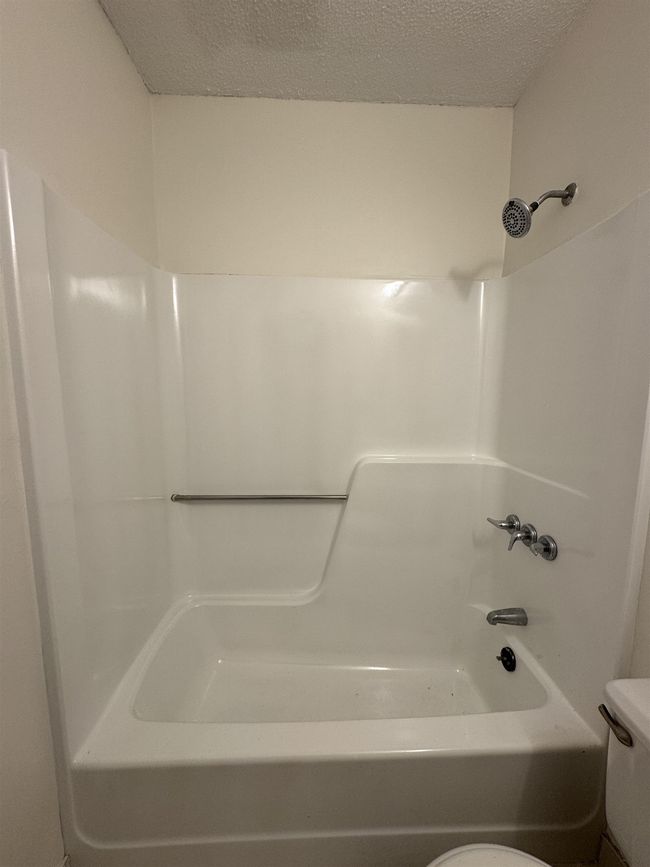 APT-8 - 121 Cluff Crossing Rd, Condo with 2 bedrooms, 1 bathrooms and null parking in Salem NH | Image 11