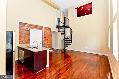 302-5401 9th St Nw, WASHINGTON, DC, 20011-2917 | Card Image