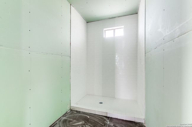 67 N 5 Th St, House other with 2 bedrooms, 1 bathrooms and null parking in Somerset TX | Image 8
